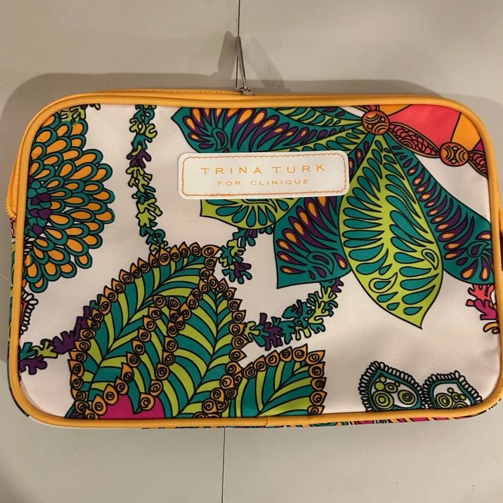 Clinique Tropical Leaf Print Pouch
